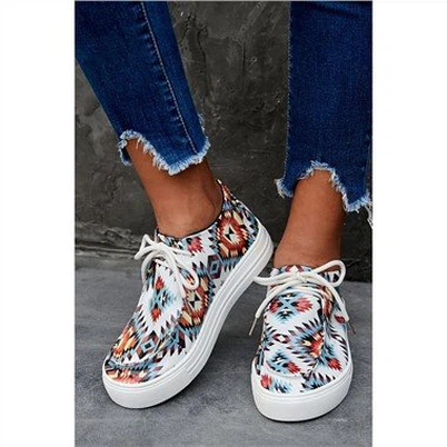 حذاء سنيكرز متعدد الألوان برباط بنمط أزتيك